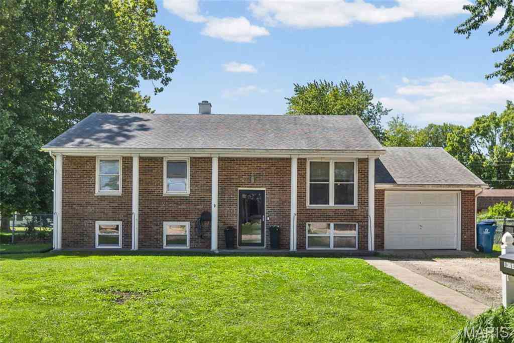 Homes For Sale - 5 W Oak Street<br/> New Baden, IL 62265