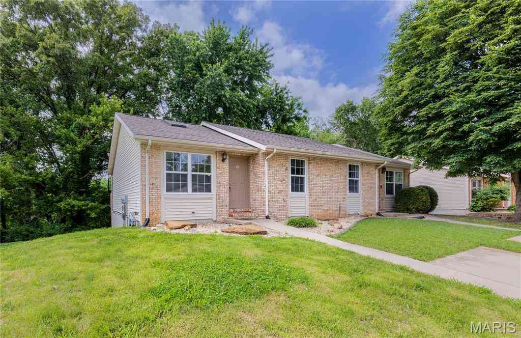 Condo For Sale - 874 Lester Avenue<br/> Collinsville, IL 62234