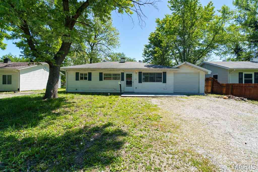 Homes For Sale - 122 Saint James Lane<br/> Cahokia, IL 62206