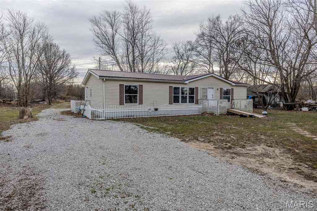 Mobile Home For Sale - 19456 Jewell Road<br/> Lebanon, MO 65536