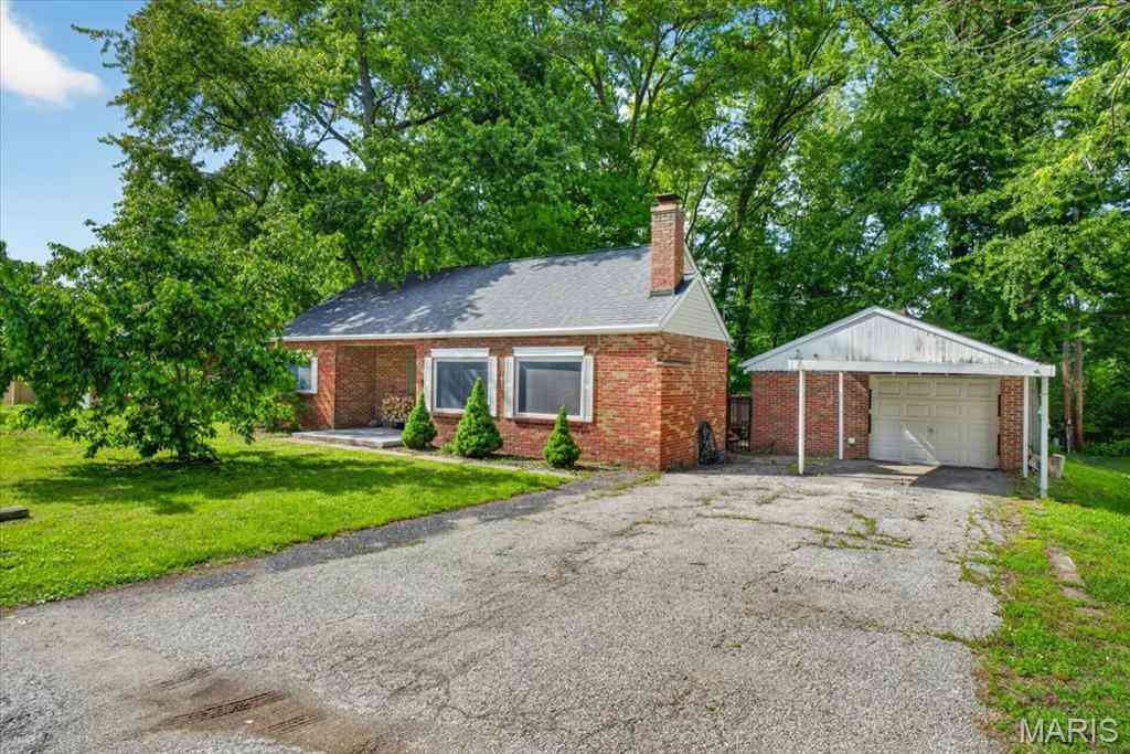 Homes For Sale - 31 Fahey Place<br/> Saint Clair County, Belleville, IL 62220