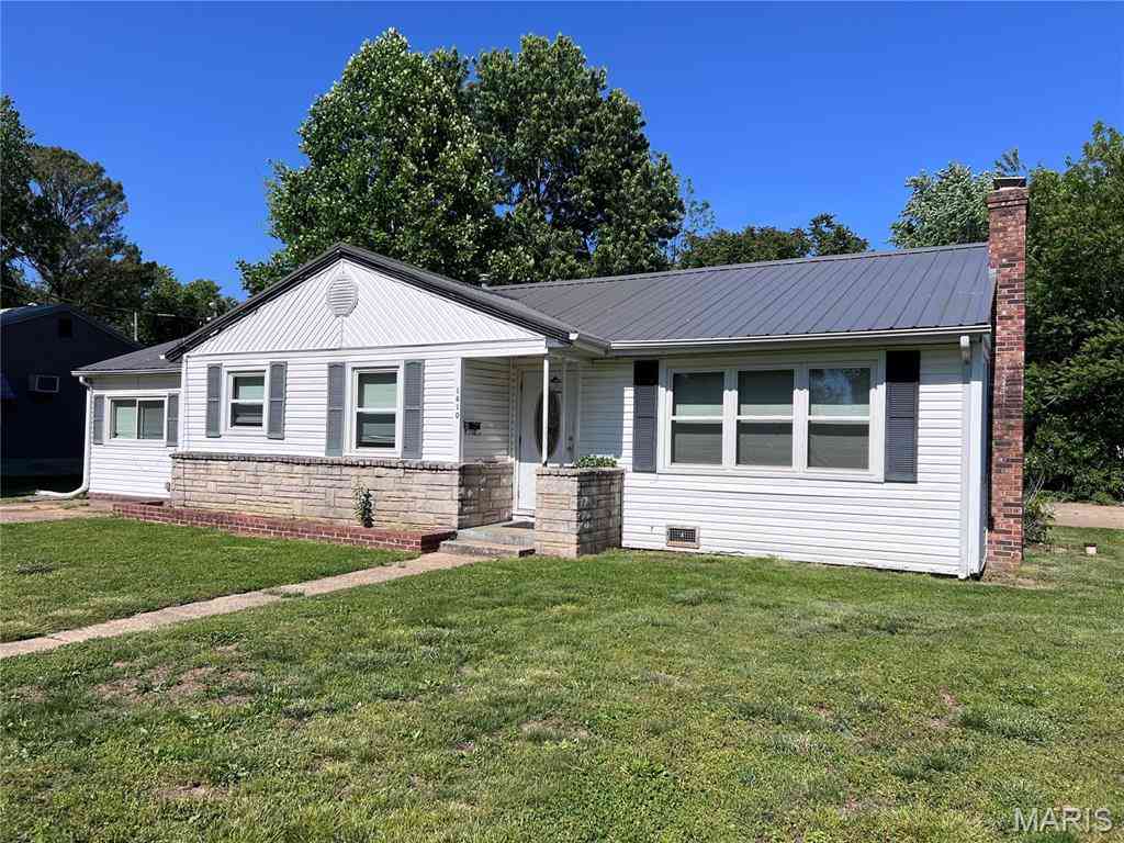 Homes For Sale - 1610 Barnes Street<br/> Wayne County, Piedmont, MO 63957