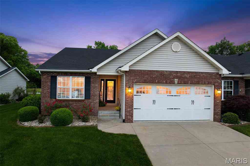 Homes For Sale - 485 Bandmour Place<br/> Saint Clair County, O'Fallon, IL 62269