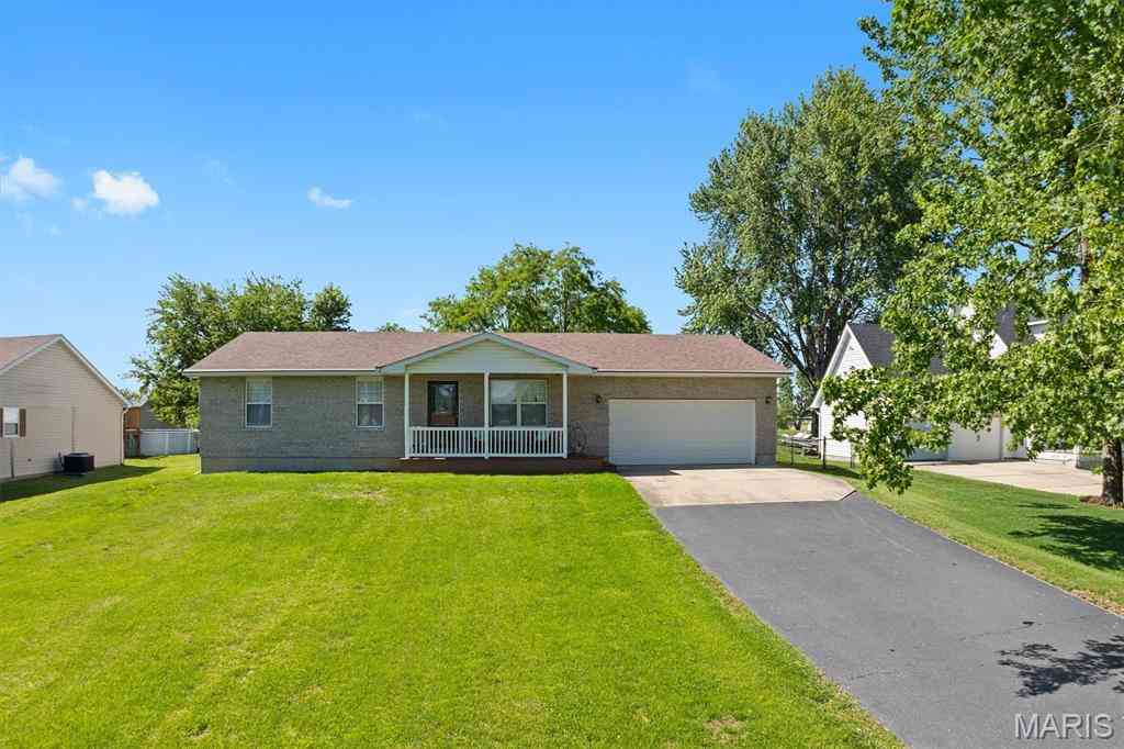 Homes For Sale - 1231 Bahamas Drive<br/> Edwardsville, IL 62025