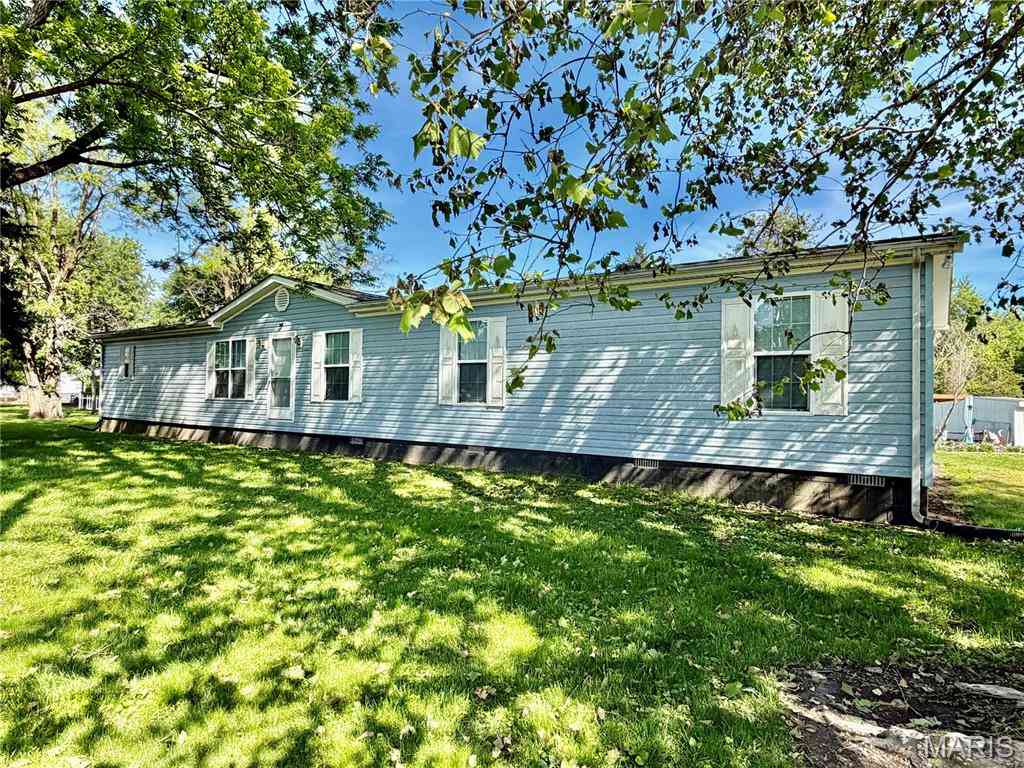 Mobile Home For Sale - 310 Carney<br/> Wilsonville, IL 62093