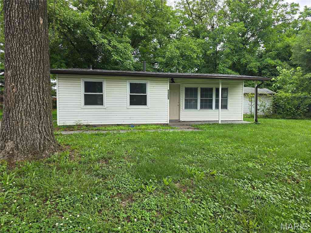 Homes For Sale - 1301 Saint Zita Lane<br/> Cahokia, IL 62206
