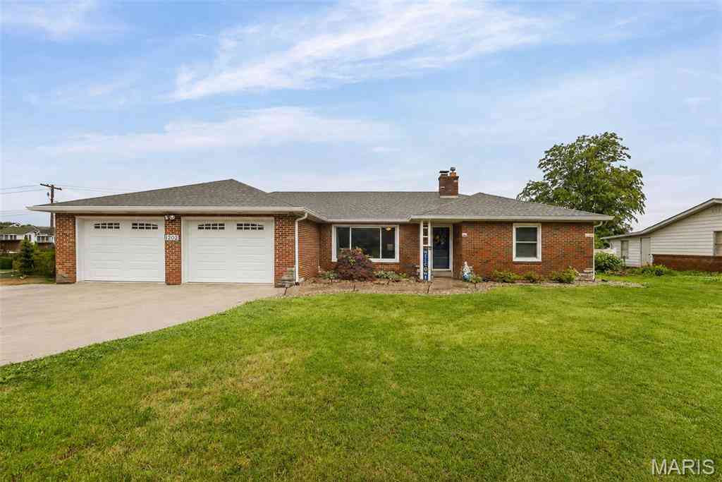 Homes For Sale - 1202 Belleville Street<br/> Saint Clair County, Lebanon, IL 62254