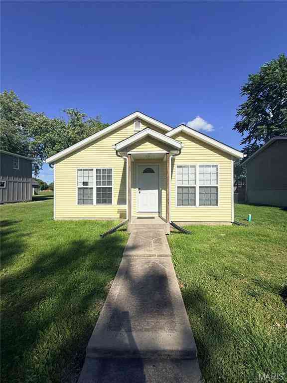 Homes For Sale - 905 Madison Street<br/> Gillespie, IL 62033