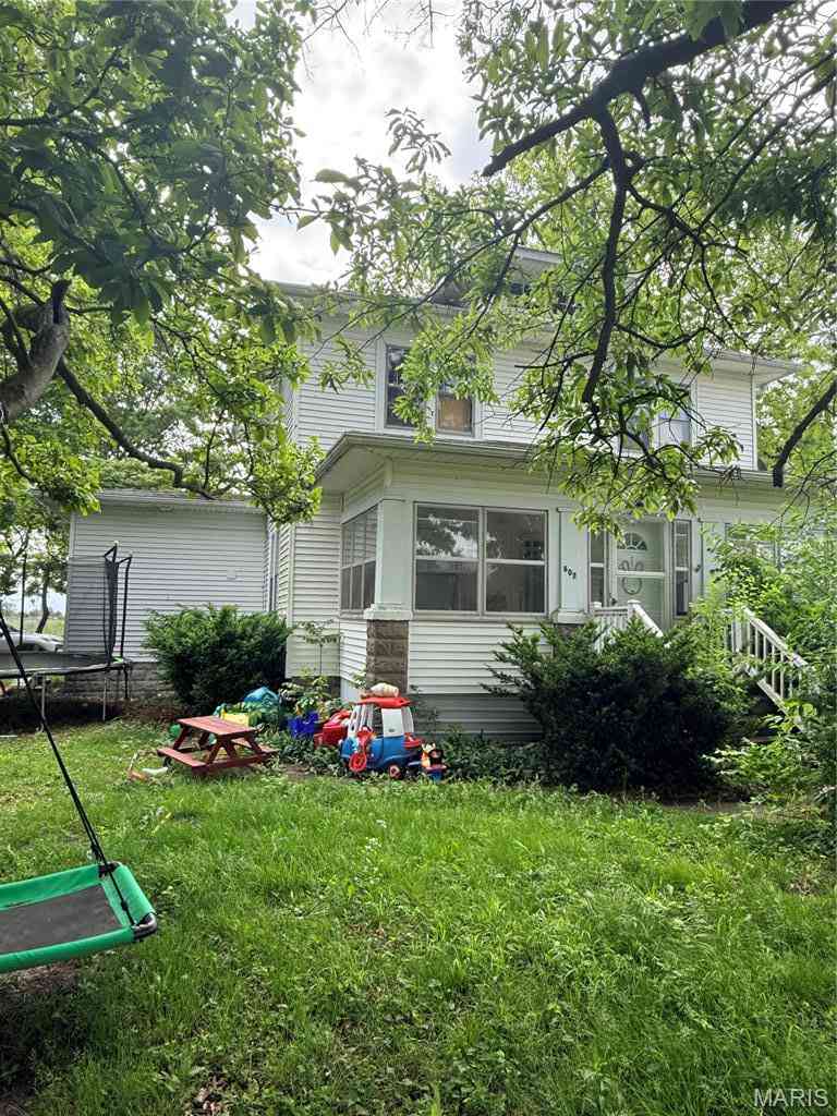 Homes For Sale - 607 Springfield Road<br/> Gillespie, IL 62033