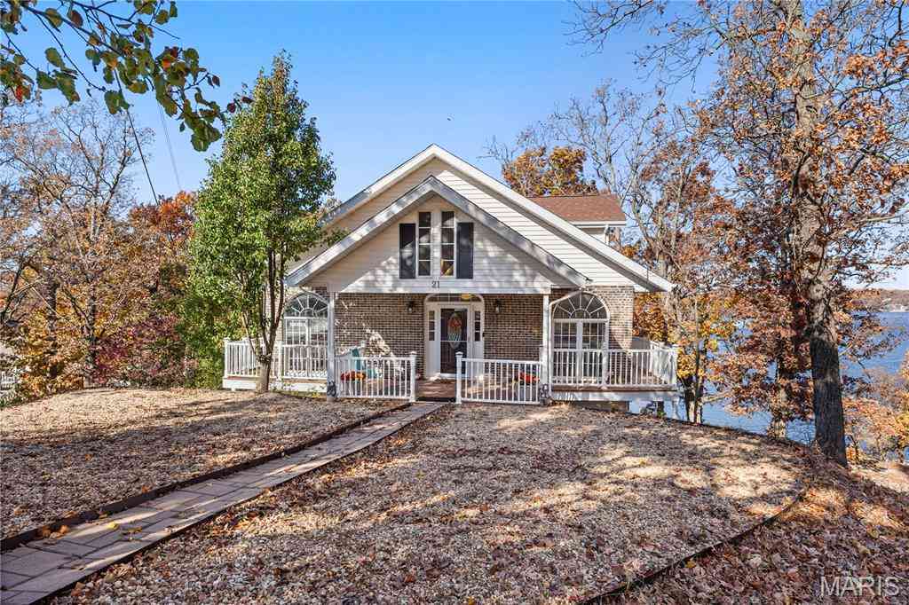 Homes For Sale - 21 Jonathan Court<br/> Camden County, Lake Ozark, MO 65049