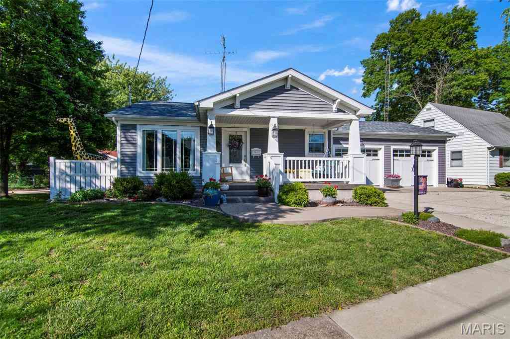 Homes For Sale - 451 S Spruce Street<br/> Nokomis, IL 62075