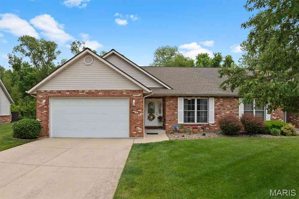 Villa For Sale - 7612 Baxter Drive<br/> Saint Clair County, Belleville, IL 62223