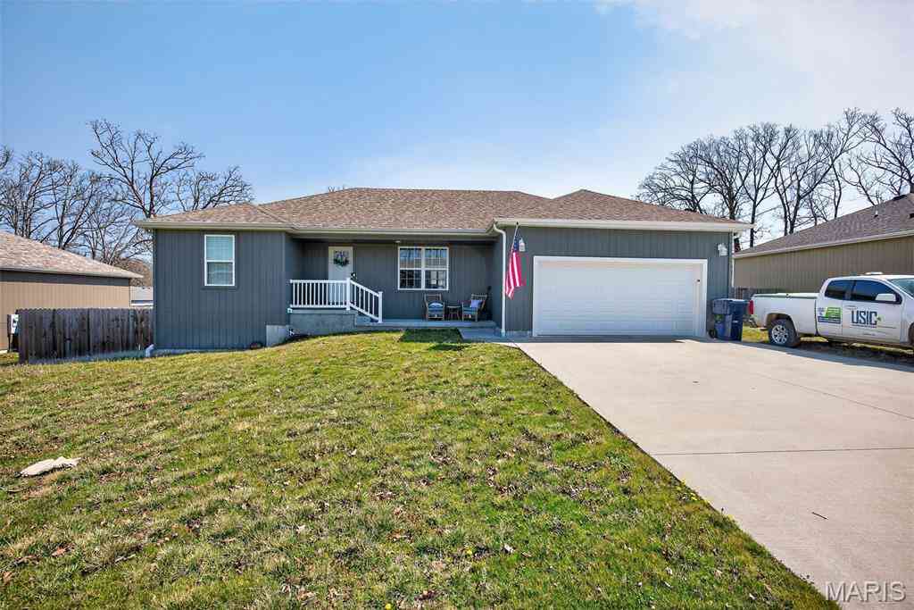 Homes For Sale - 2100 Emmy Avenue<br/> Lebanon, MO 65536