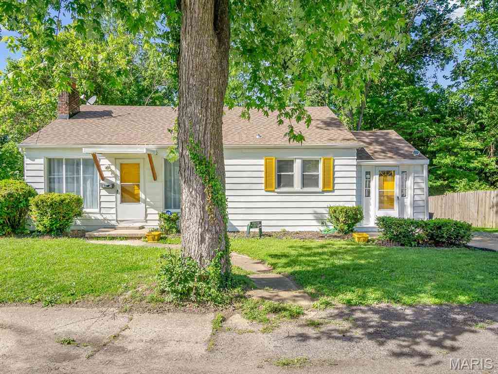 Homes For Sale - 57 N 98th Street<br/> Saint Clair County, Belleville, IL 62223