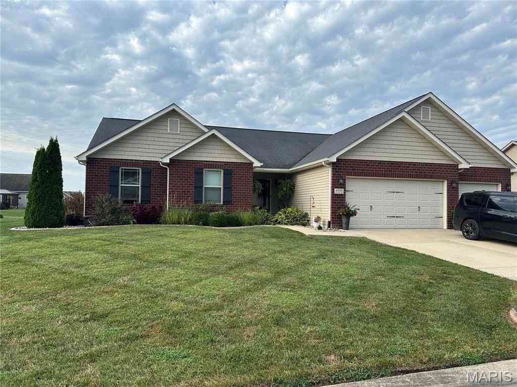 Homes For Sale - 4818 River Rock Lane<br/> Smithton, IL 62285