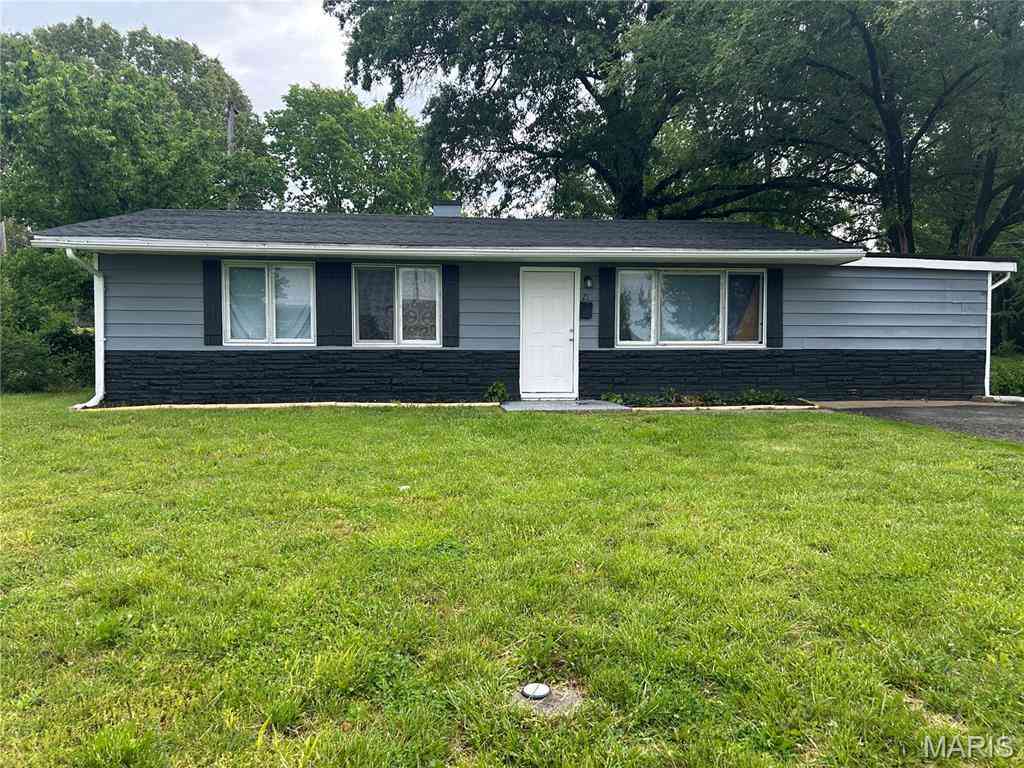 Homes For Sale - 21 W Adams Drive<br/> Cahokia, IL 62206