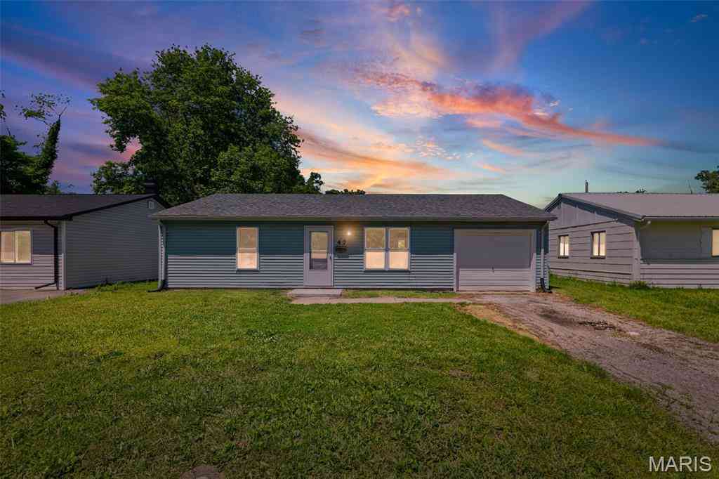 Homes For Sale - 47 Saint Henry Drive<br/> Cahokia, IL 62206