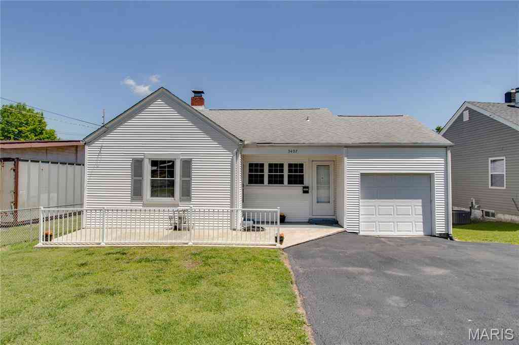 Homes For Sale - 3407 Milton Drive<br/> Alton, IL 62002