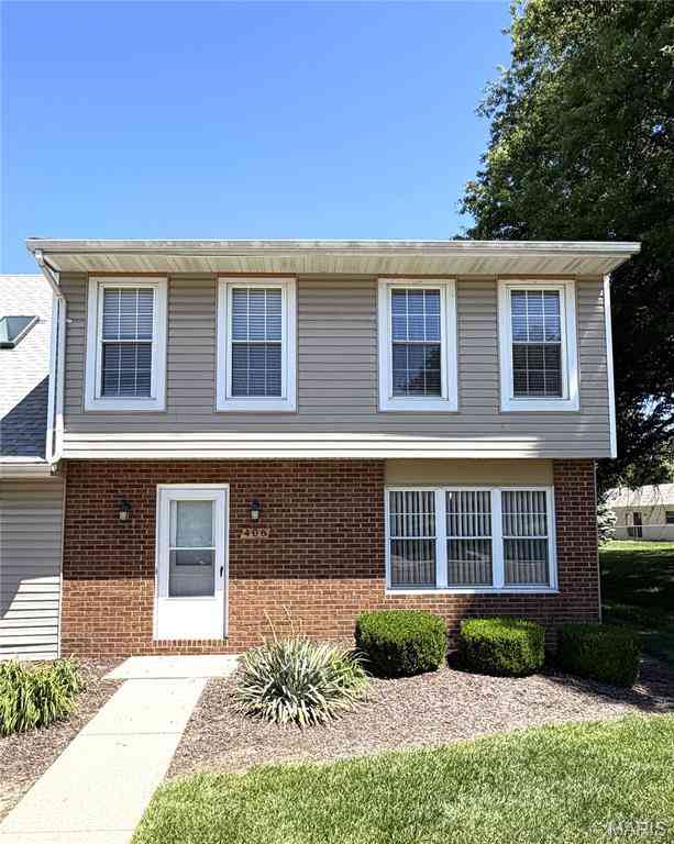 Townhouse For Sale - 406 Colleen Drive<br/> Saint Clair County, O'Fallon, IL 62269