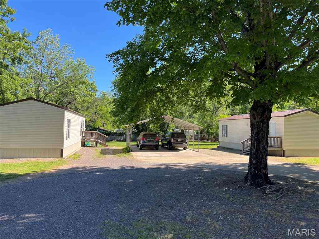 Mobile Home For Sale - 722 East Daniels St<br/> Wayne County, Piedmont, MO 63957