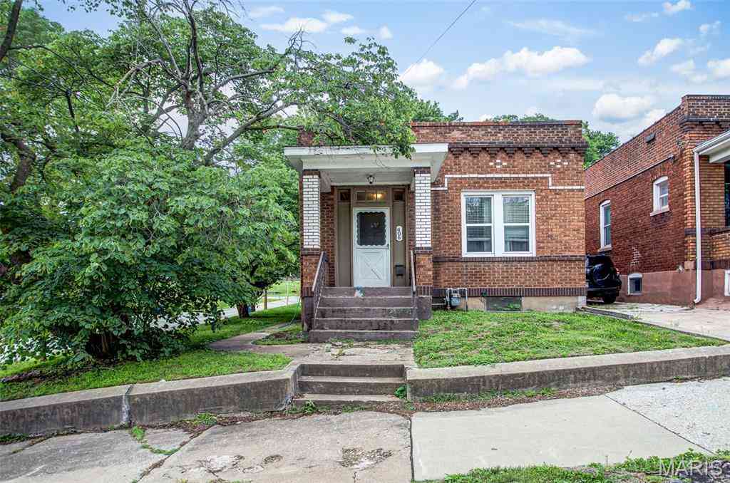 Homes For Sale - 406 E 9th Street<br/> Alton, IL 62002