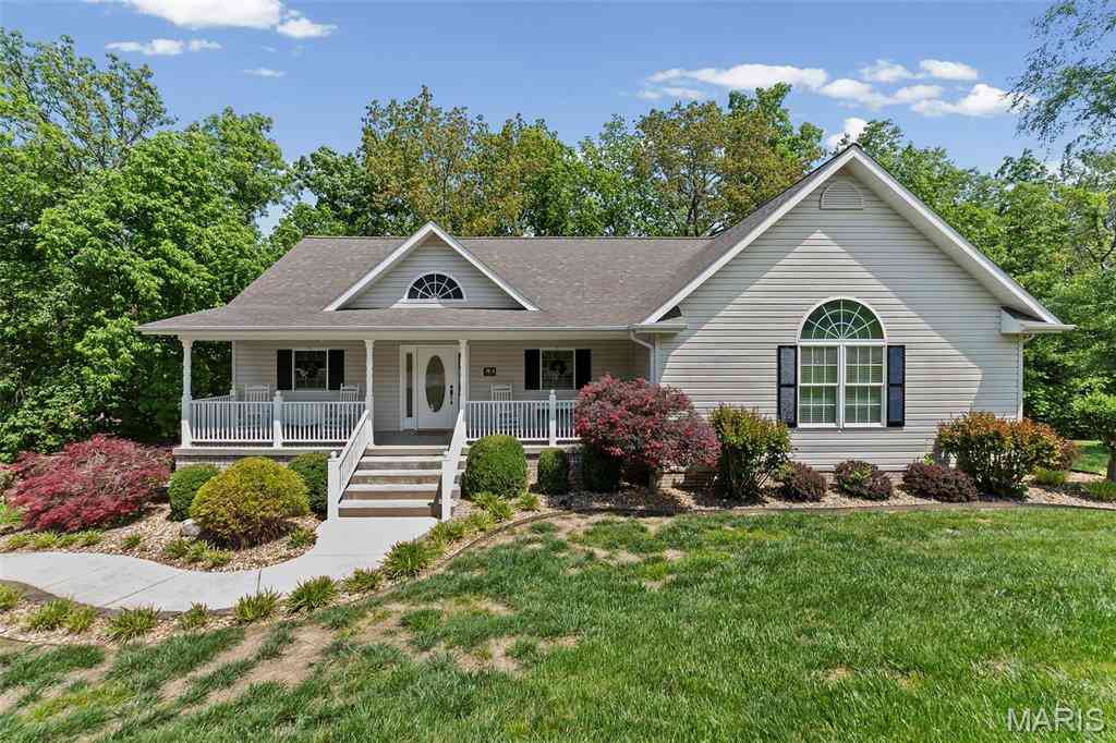 Homes For Sale - 201 Estate Drive<br/> Chesterfield, IL 62233