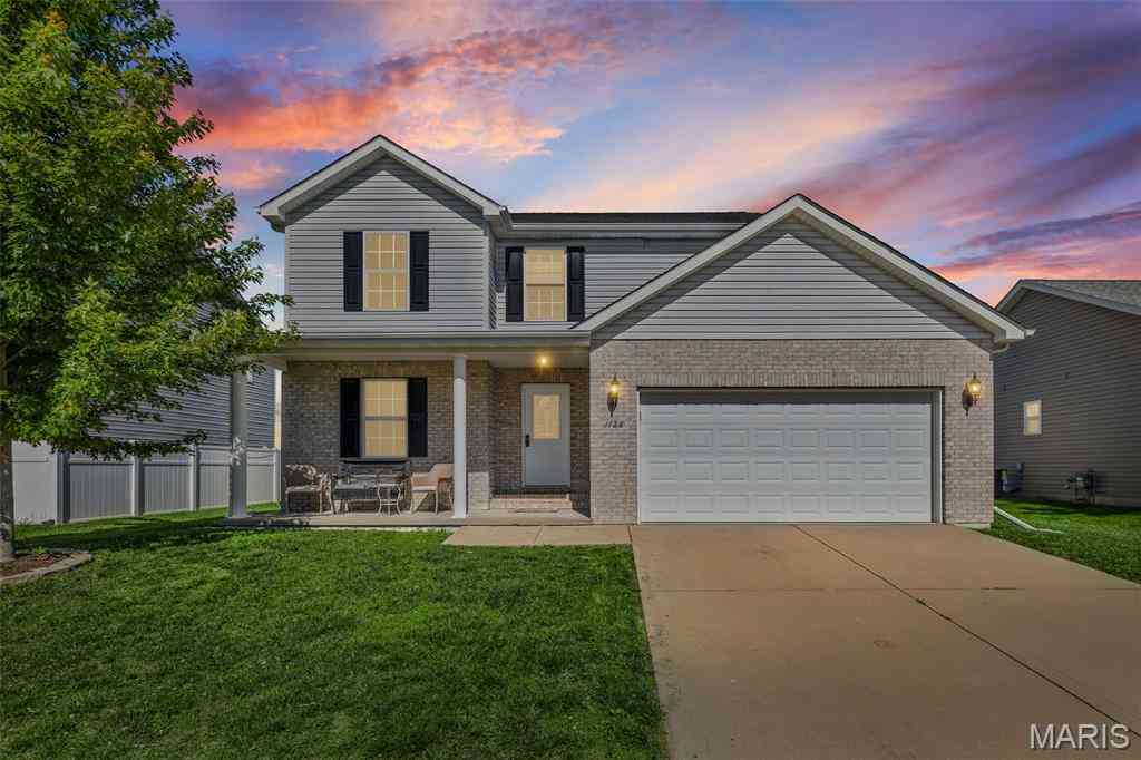 Homes For Sale - 1128 Beechcraft Boulevard<br/> Mascoutah, IL 62258