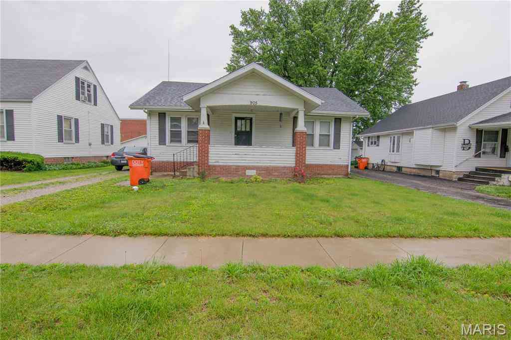 Homes For Sale - 905 N 6th Street<br/> Vandalia, IL 62471