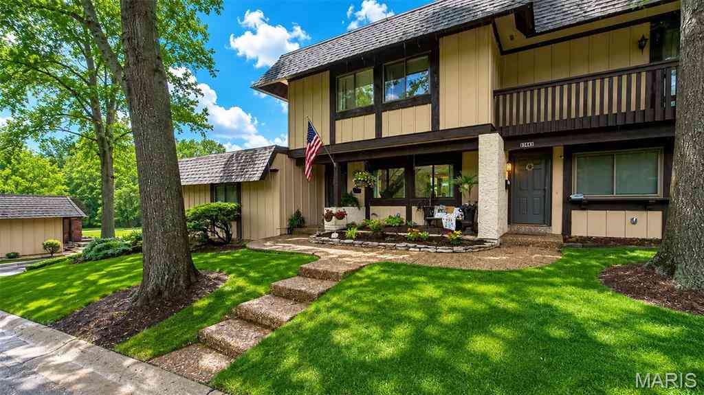 Townhouse For Sale - 1343 Hampton Road #B<br/> Saint Charles, MO 63303