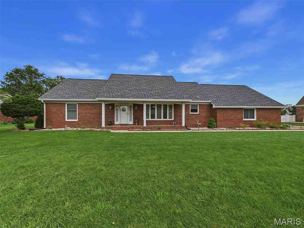 Homes For Sale - 1228 Cardinal Drive<br/> East Alton, IL 62024