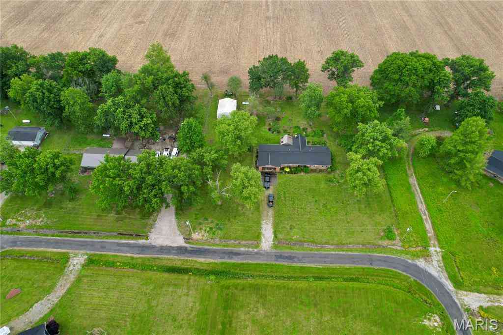 Homes For Sale - 1121 Meadowlark Lane<br/> Marion County, Centralia, IL 62801