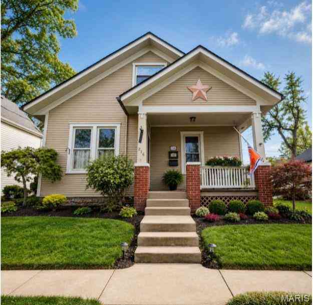 Homes For Sale - 216 W Center Street<br/> Saint Clair County, Lebanon, IL 62254