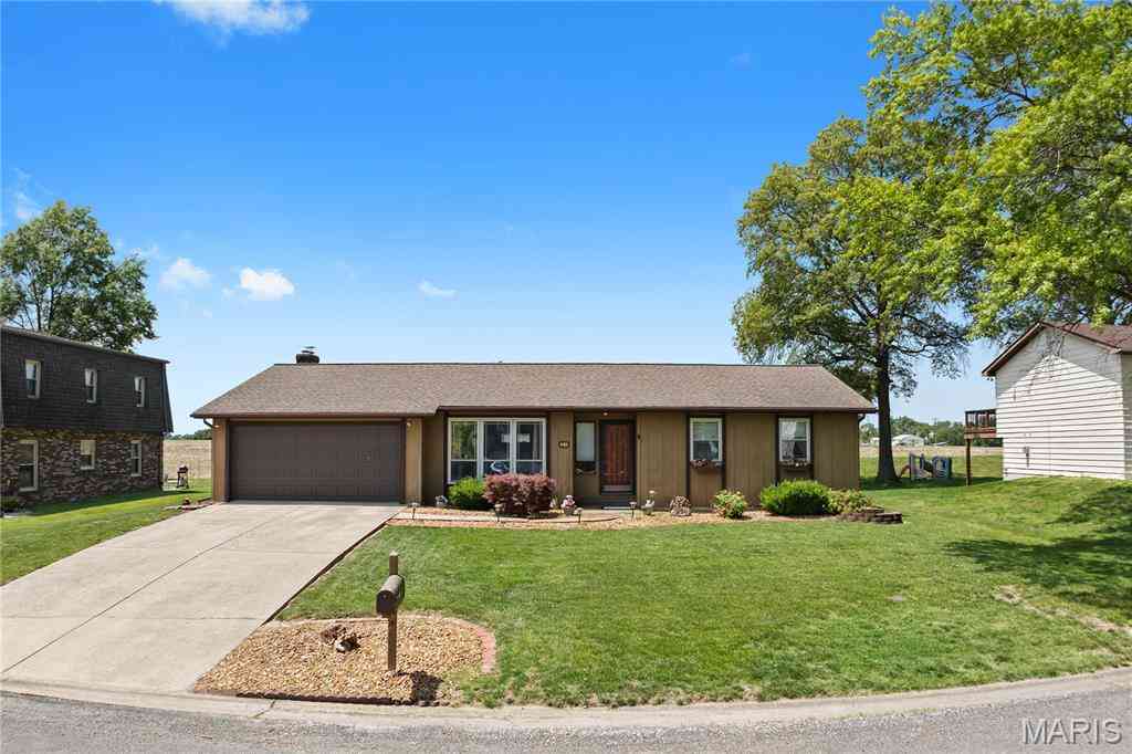 Homes For Sale - 21 N Saint Johns Drive<br/> Smithton, IL 62285