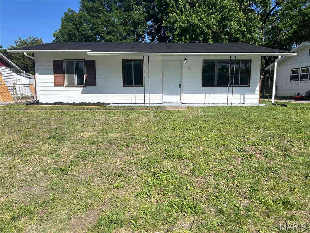 Homes For Sale - 109 Saint Barbara Lane<br/> Cahokia, IL 62206