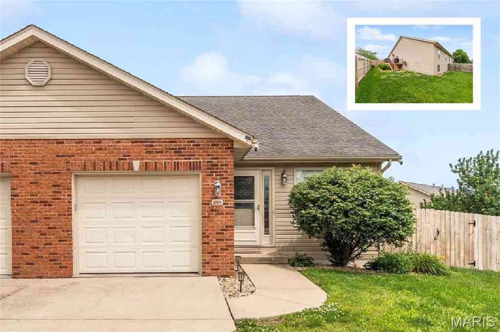 Villa For Sale - 10909 Upland Terrace Drive<br/> Saint Clair County, Lebanon, IL 62254