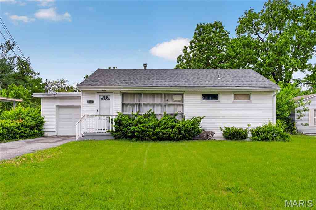 Homes For Sale - 109 Cascade Drive<br/> Saint Clair County, Belleville, IL 62223