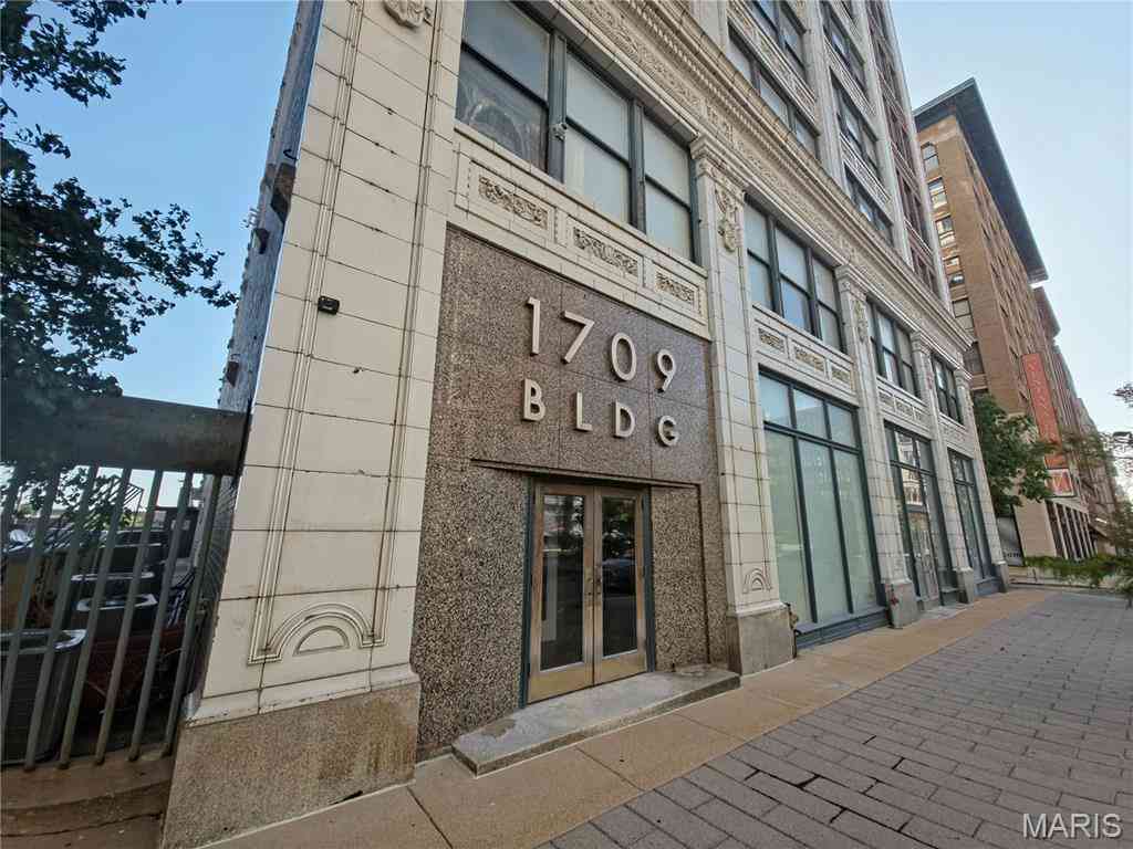 Condo For Rent - 1709 Washington #705<br/> Saint Louis, MO 63103