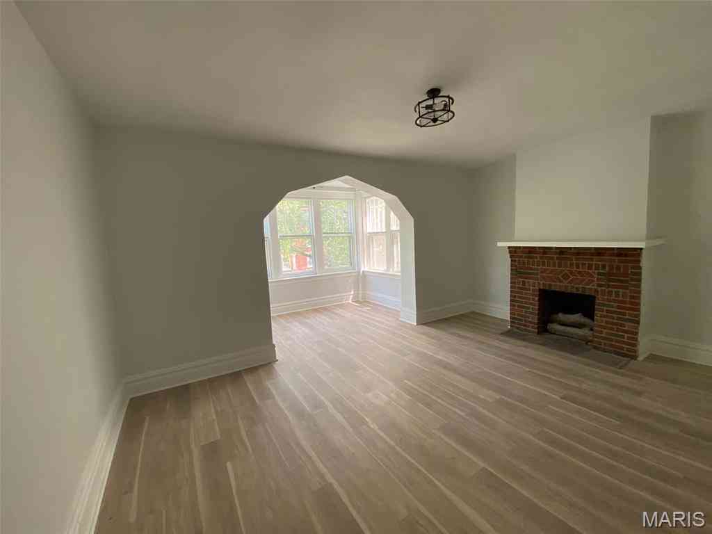 Apartment For Rent - 5920 Mcpherson Avenue #1ST FLOOR<br/> Saint Louis, MO 63112