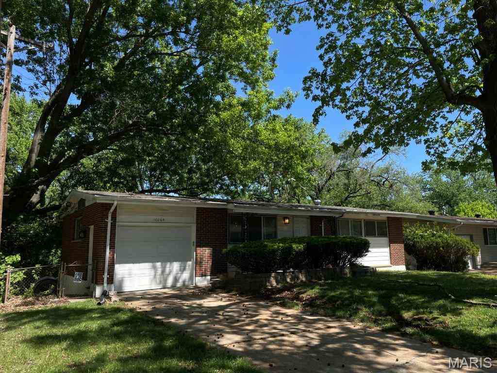 Homes For Sale - 10264 Dacey Drive<br/> Dellwood, MO 63136