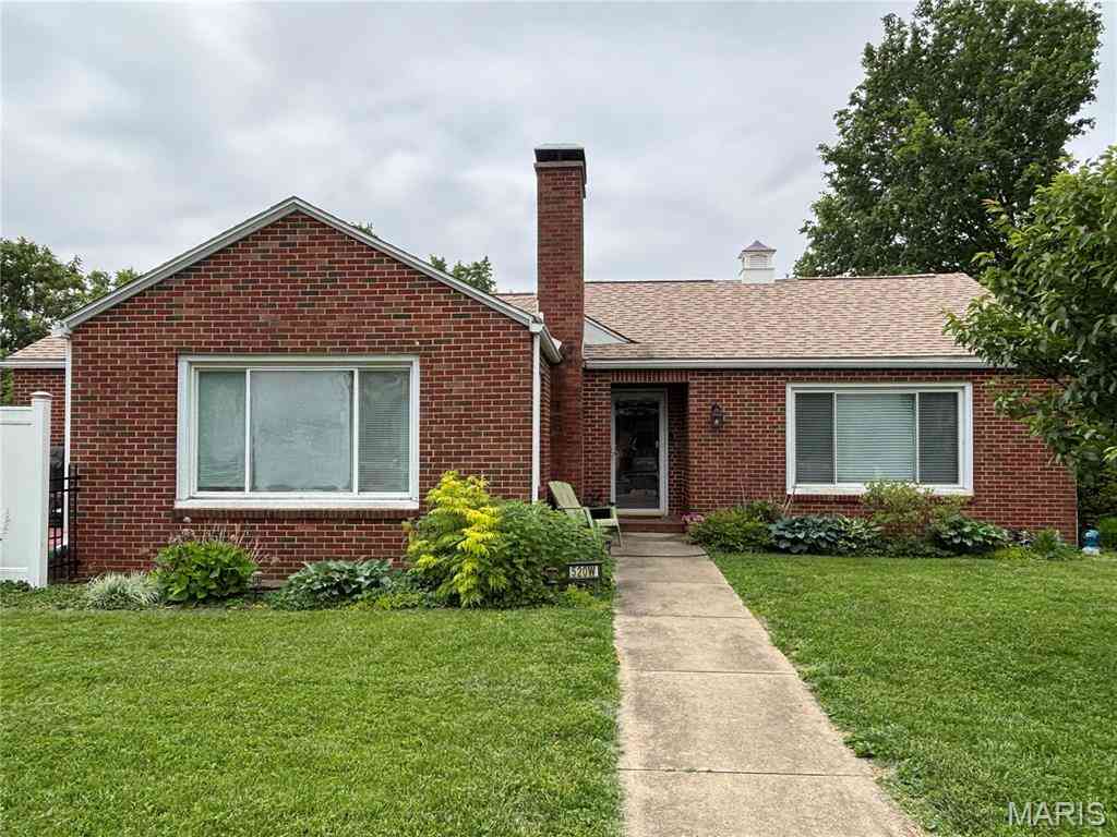 Homes For Sale - 520 W Main Street<br/> Bond County, Greenville, IL 62246