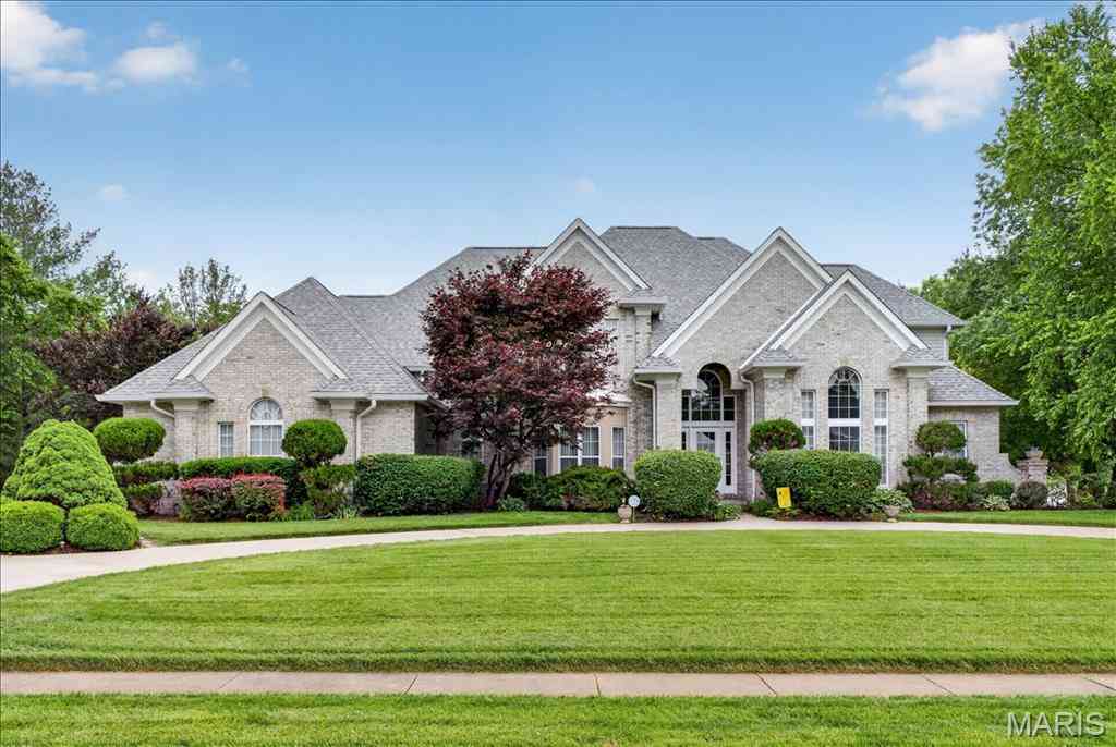 Homes For Sale - 137 Longmeade Drive<br/> Saint Clair County, O'Fallon, IL 62269