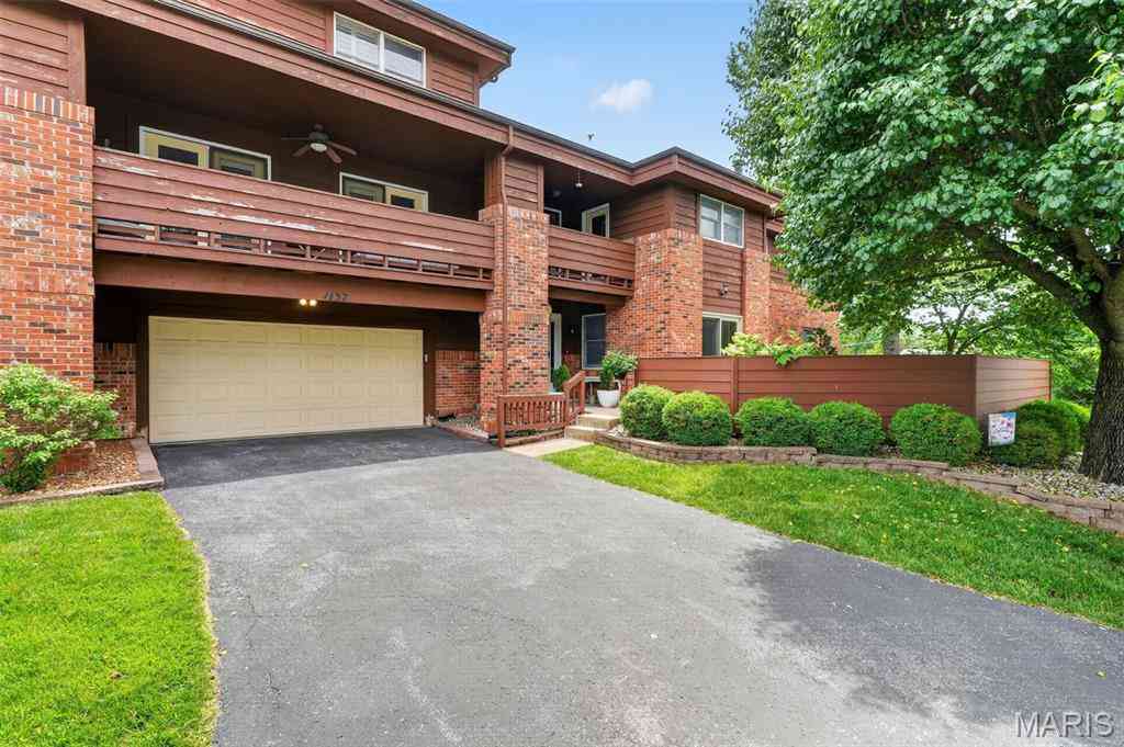 Condo For Sale - 1137 Claytonbrook Court<br/> Ballwin, MO 63011