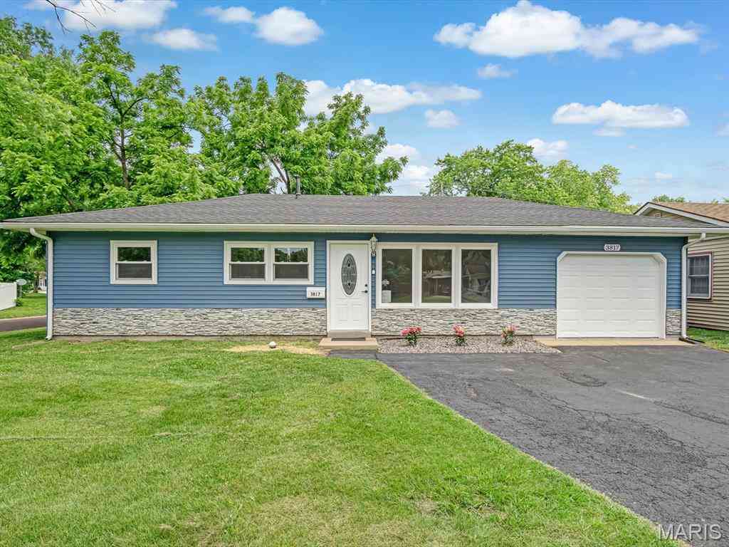 Homes For Sale - 3817 Memorial Drive<br/> Saint Clair County, Belleville, IL 62226
