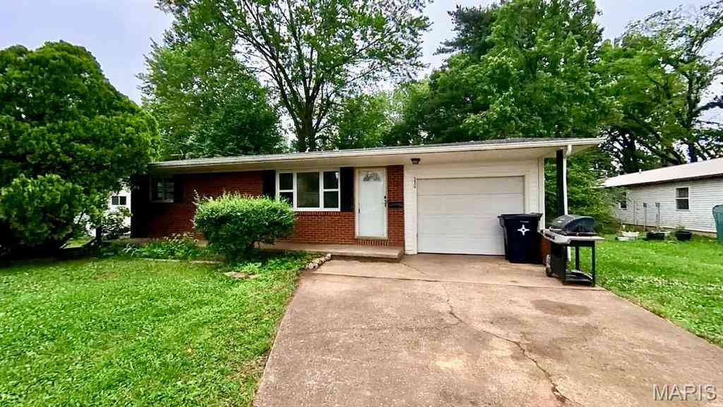 Homes For Sale - 330 E 3rd Street<br/> West Plains, MO 65775