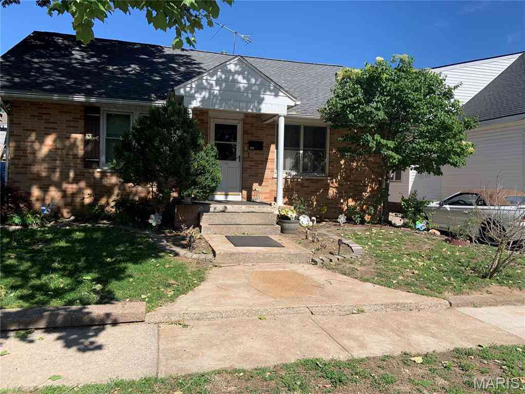 Homes For Sale - 606 Monroe Street<br/> East Alton, IL 62024