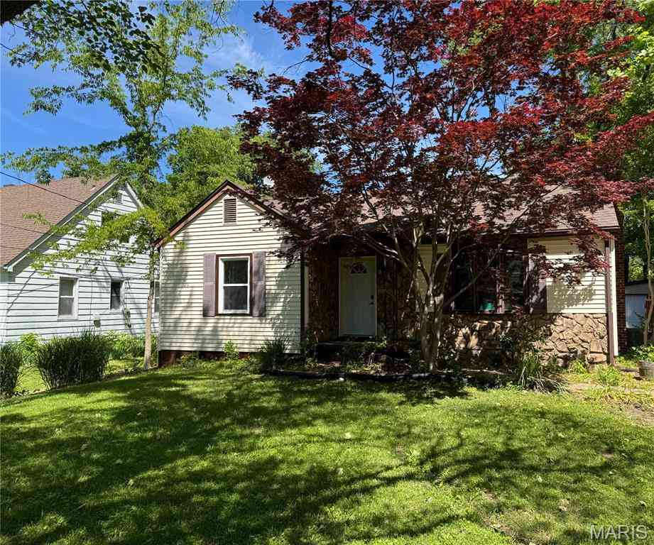 Homes For Sale - 14 Cozy Lane<br/> Saint Clair County, Fairview Heights, IL 62208