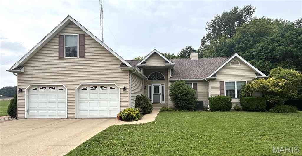 Homes For Sale - 1366 Stowe Avenue<br/> Bond County, Greenville, IL 62246