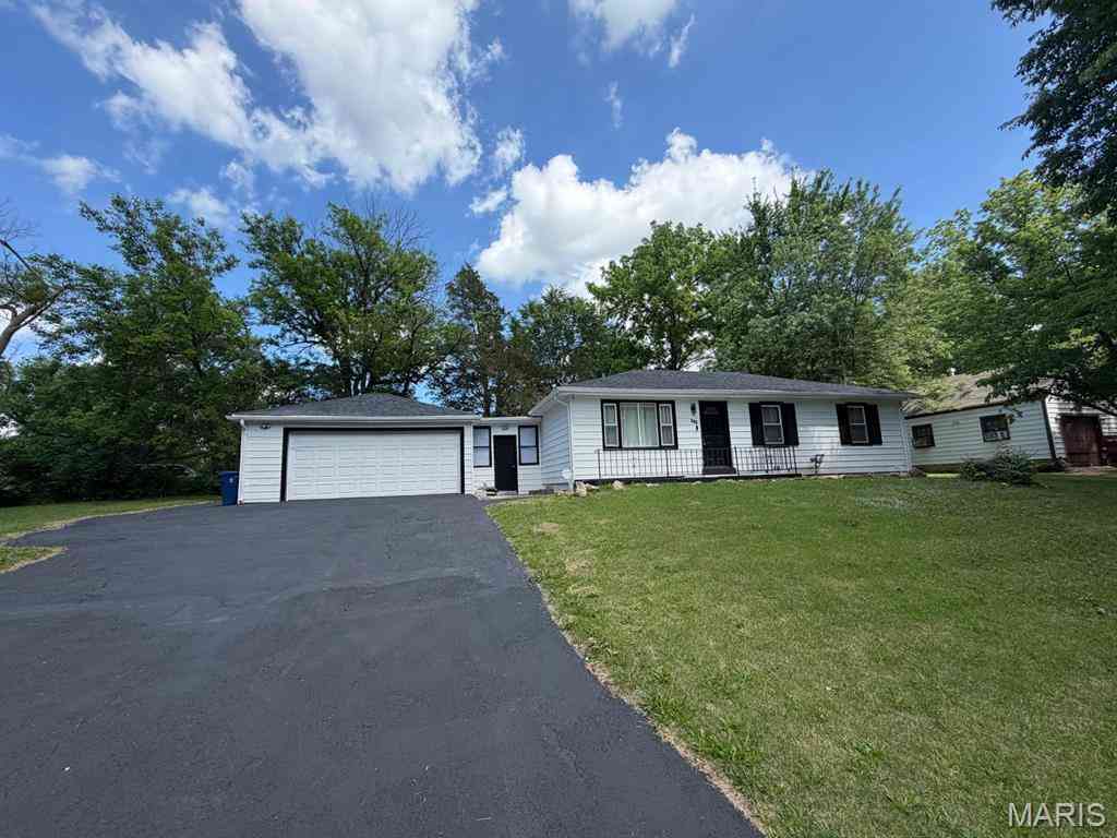 Homes For Sale - 340 Wedge Drive<br/> Dellwood, MO 63135