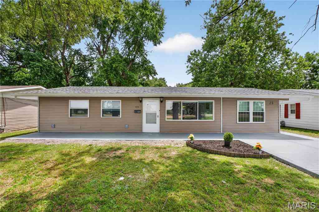 Homes For Sale - 23 Hanover Lane<br/> Cahokia, IL 62206