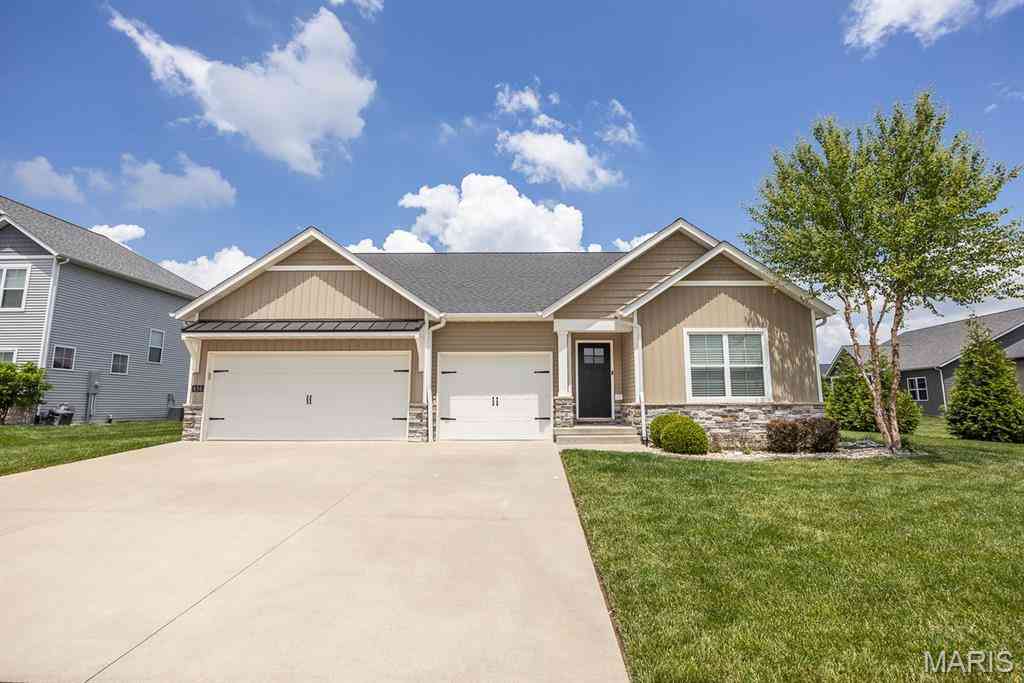 Homes For Sale - 656 Fairway Wood Drive<br/> Saint Clair County, O'Fallon, IL 62269